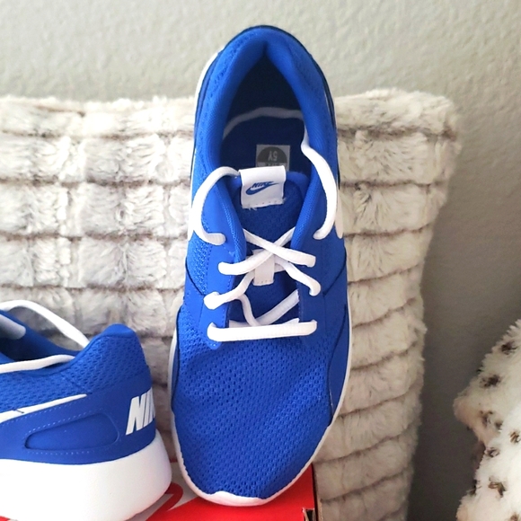 Nike Youth sneakers - Picture 2 of 12